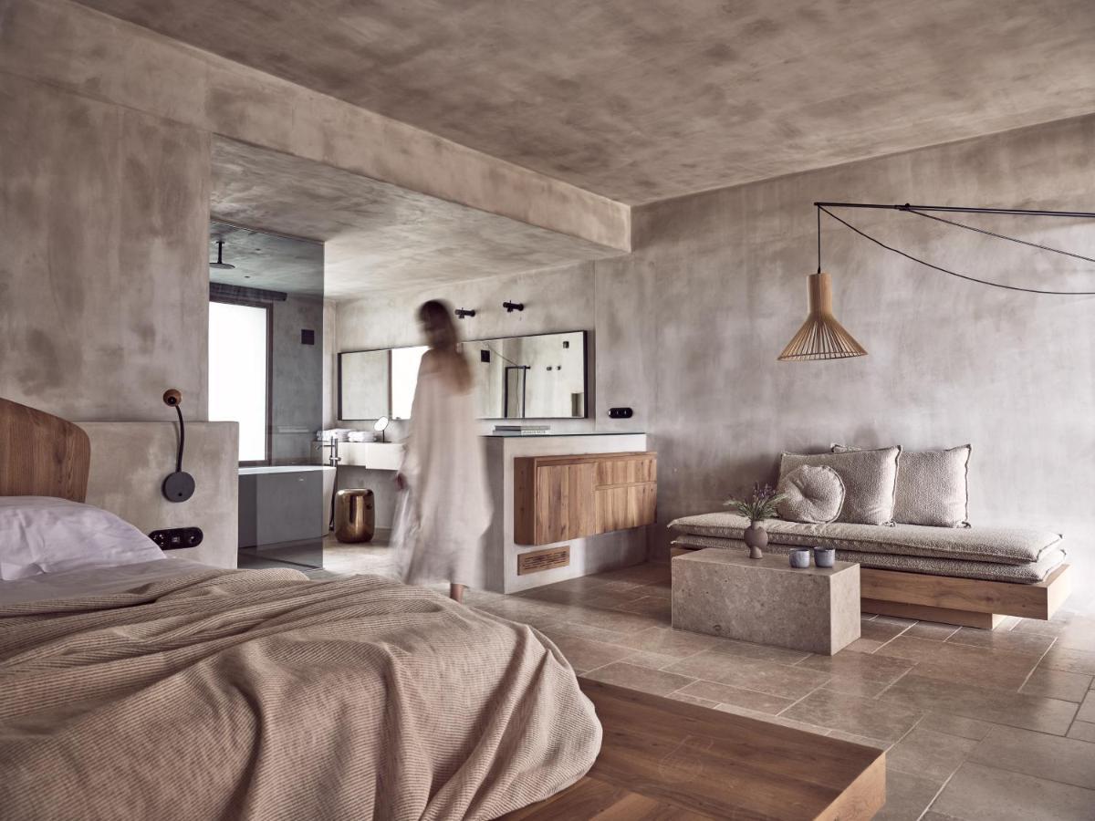 Grande Maison d’Été (Villa 4 Chambres avec 2 Piscines Privées et Terrasse de Jardin)